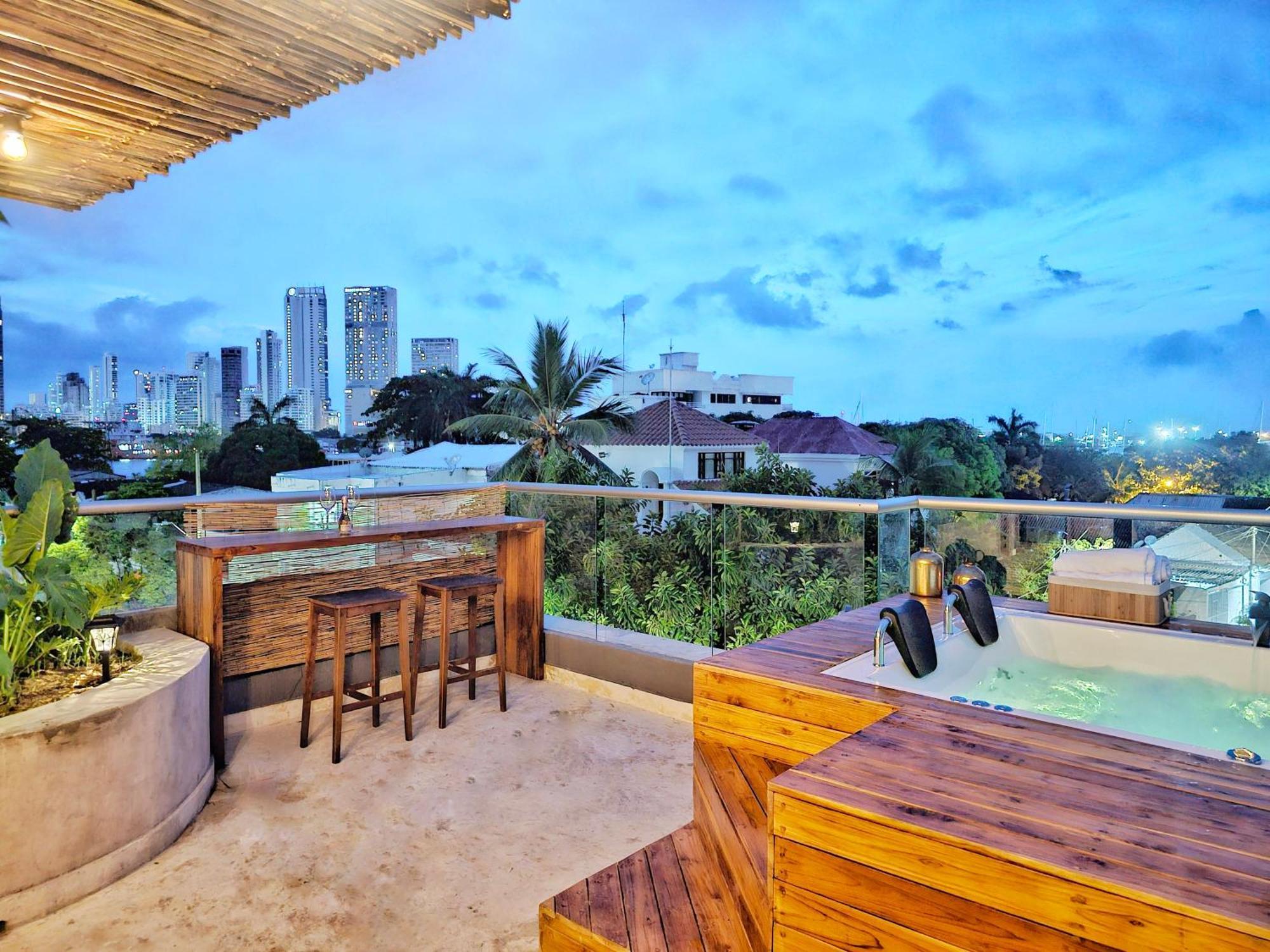 Casa Bambu 4floors Jacusi & View - Nearby Old Сasa de vacaciones